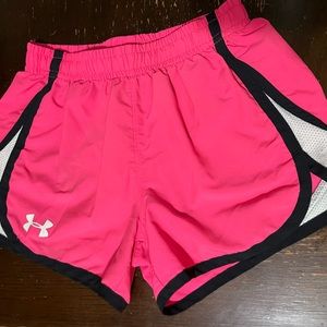 Girls S Pink Under Armour Heat Gear Shorts